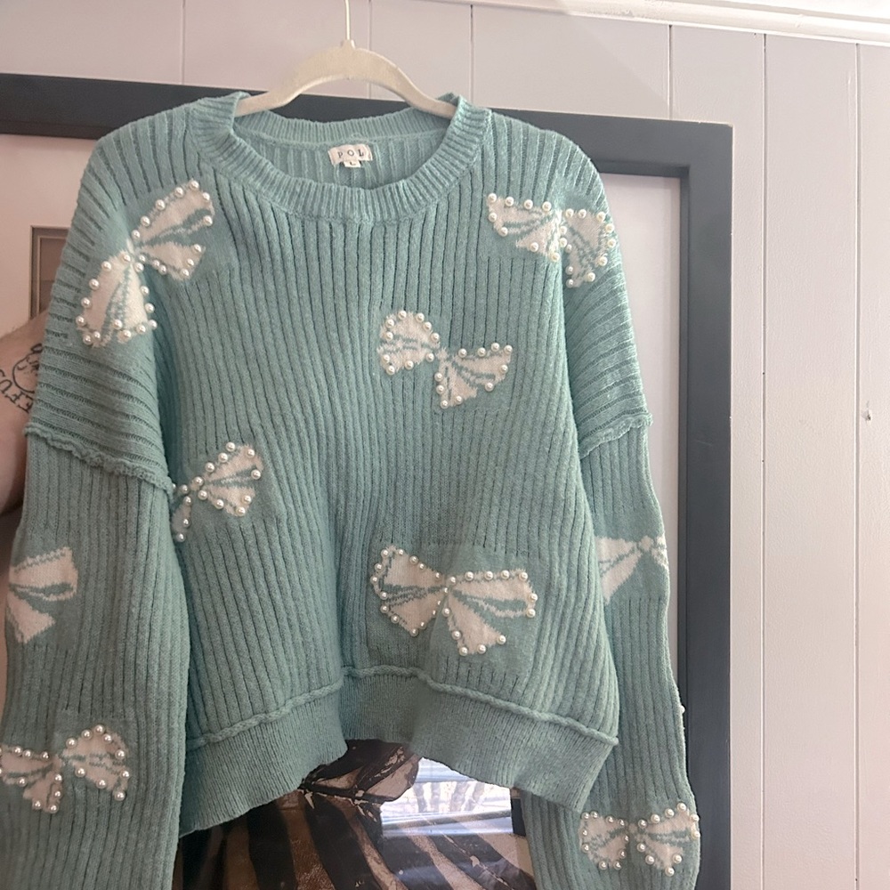 POL light green with white bows and pearl detail